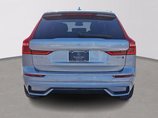 2023 Volvo XC60 B5 Plus Dark Theme