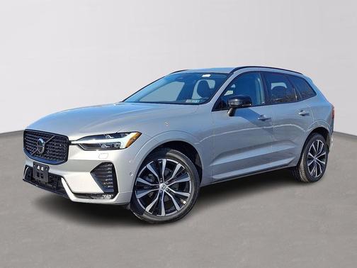 2023 Volvo XC60 B5 Plus Dark Theme