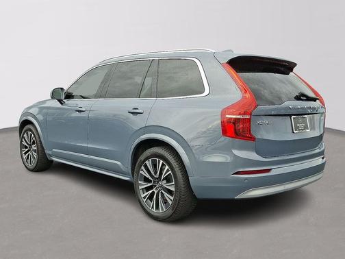 2022 Volvo XC90 T5 Momentum