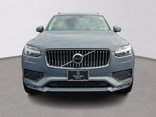 2022 Volvo XC90 T5 Momentum
