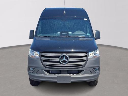 Obsidian Black Metallic - 9197 2026 Mercedes-Benz Sprinter 2500 Cargo 144 WB