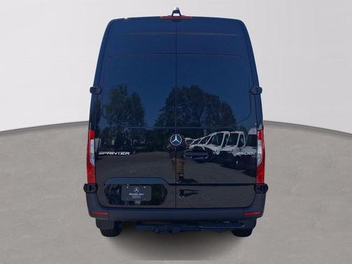 Obsidian Black Metallic - 9197 2026 Mercedes-Benz Sprinter 2500 Cargo 144 WB