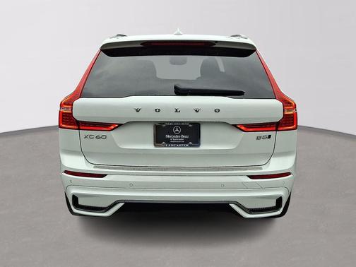 2023 Volvo XC60 Plus Dark Theme