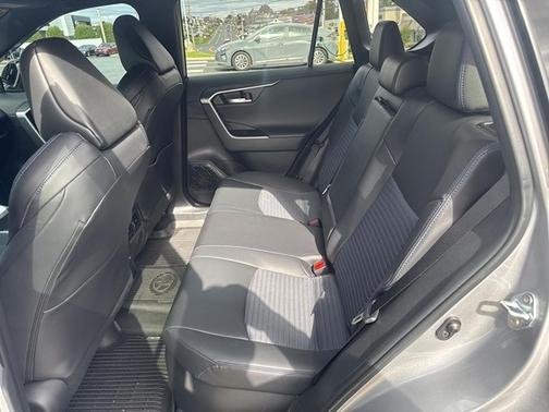 2024 Toyota RAV4 Hybrid SE