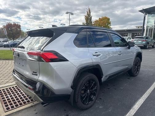 2024 Toyota RAV4 Hybrid SE