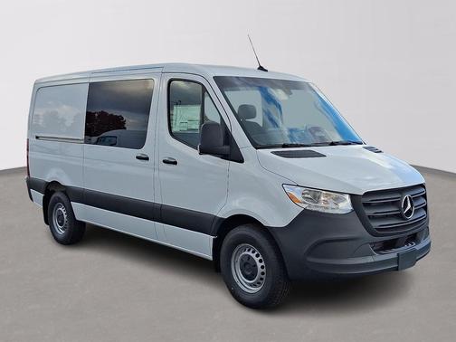 2025 Mercedes-Benz Sprinter 2500 Cargo 144 WB