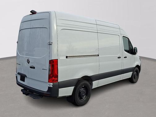 2025 Mercedes-Benz Sprinter 2500 Standard Roof