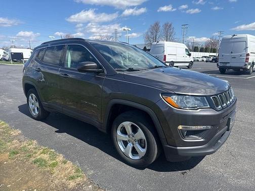 Granite Crystal Metallic Clearcoat 2019 Jeep Compass Latitude