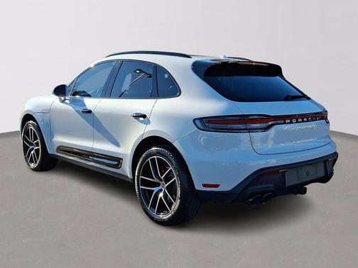 2022 Porsche Macan S