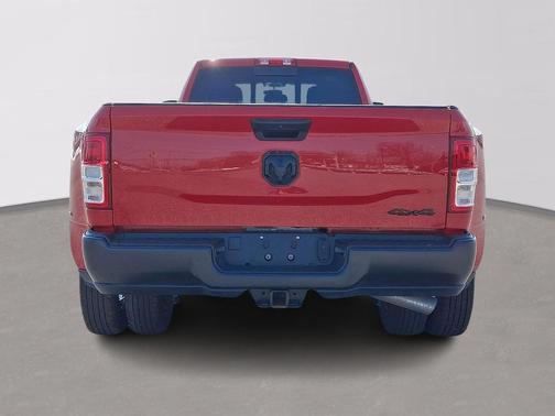 2024 RAM 3500 Tradesman Crew Cab 4x4 8' Box