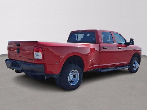 2024 RAM 3500 Tradesman Crew Cab 4x4 8' Box