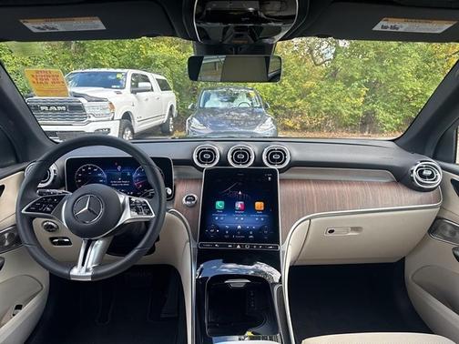 2025 Mercedes-Benz GLC 300 4MATIC