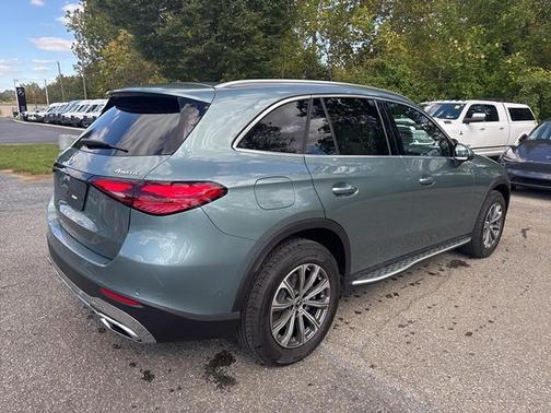 2025 Mercedes-Benz GLC 300 4MATIC