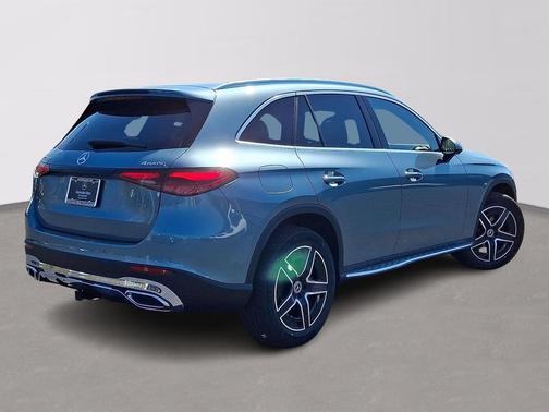 Verde Silver Metallic 2026 Mercedes-Benz GLC 300 4MATIC