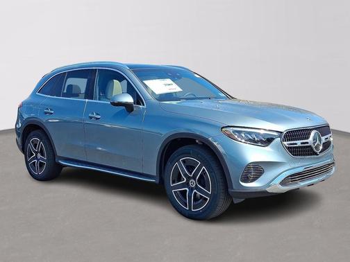Verde Silver Metallic 2026 Mercedes-Benz GLC 300 4MATIC