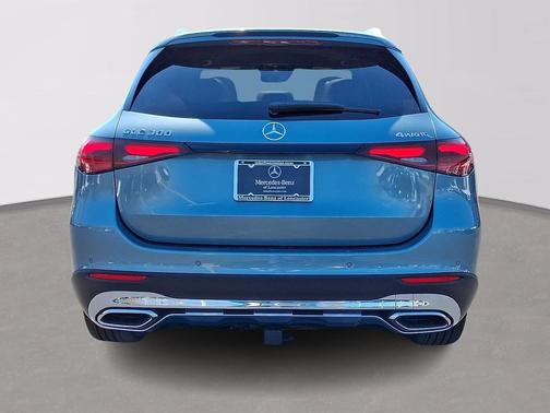 Verde Silver Metallic 2026 Mercedes-Benz GLC 300 4MATIC