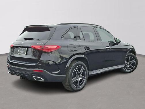 Obsidian Black Metallic - 197 2026 Mercedes-Benz GLC 300 4MATIC