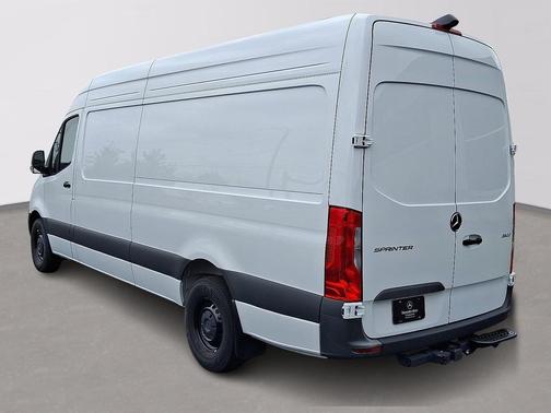 Arctic White - 9147 2024 Mercedes-Benz Sprinter 2500 Cargo 170 WB