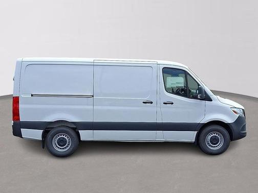 2025 Mercedes-Benz Sprinter 2500 Standard Roof
