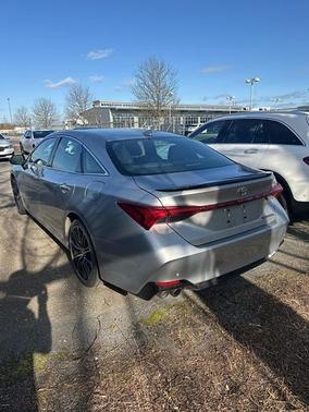 Celestial Silver Metallic 2019 Toyota Avalon Touring