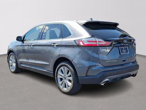 Gray Metallic 2022 Ford Edge Titanium