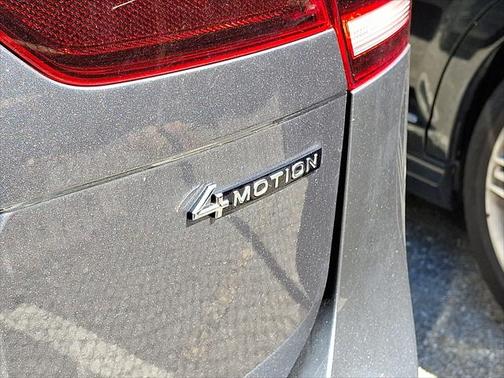 2022 Volkswagen Tiguan 2.0T SEL R-Line 4MOTION