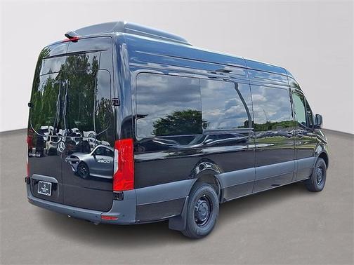 2025 Mercedes-Benz Sprinter 2500 Passenger 170 WB