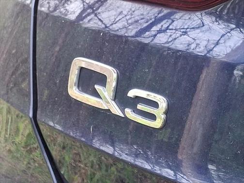 2022 Audi Q3 45 S line Premium
