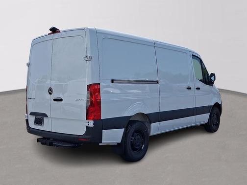 Arctic White - 9147 2026 Mercedes-Benz Sprinter 2500 Cargo 144 WB