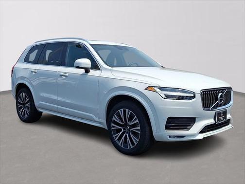 2020 Volvo XC90 T6 Momentum