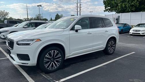 2020 Volvo XC90 T6 Momentum