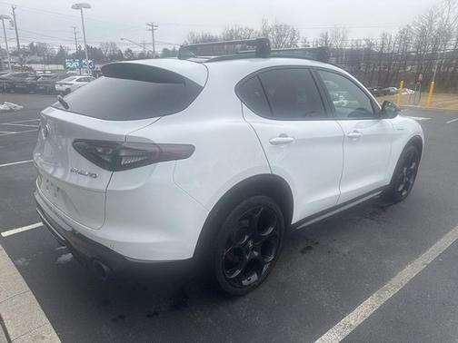 2024 Alfa Romeo Stelvio Veloce AWD