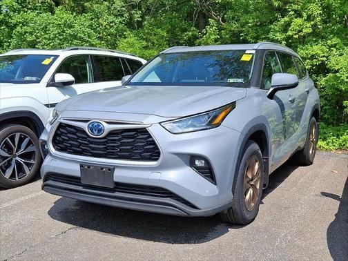 2022 Toyota Highlander Hybrid XLE