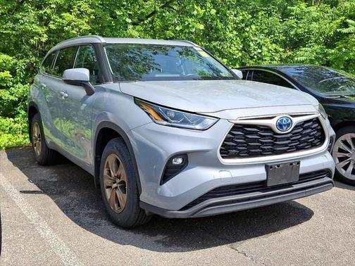 2022 Toyota Highlander Hybrid XLE