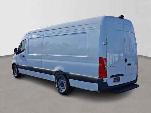 2025 Mercedes-Benz Sprinter 2500 High Roof
