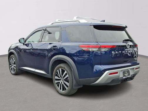 2023 Nissan Pathfinder Platinum 4WD
