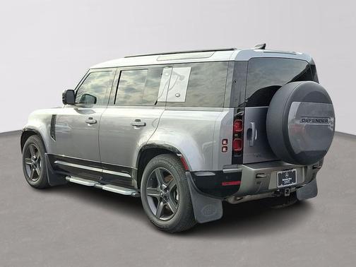 2022 Land Rover Defender 110 X-Dynamic SE