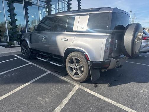 2022 Land Rover Defender 110 X-Dynamic SE