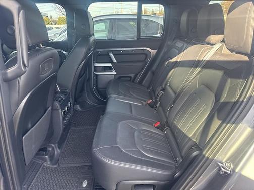 2022 Land Rover Defender 110 X-Dynamic SE