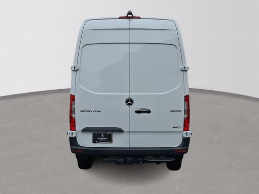 2025 Mercedes-Benz Sprinter 2500 Standard Roof