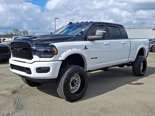 Bright White Clearcoat 2024 RAM 3500 Limited Mega Cab 4x4 6'4' Box