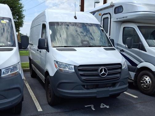 2025 Mercedes-Benz Sprinter 2500 Standard Roof