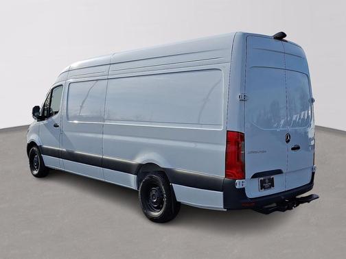 2026 Mercedes-Benz Sprinter 2500 Cargo 170 WB