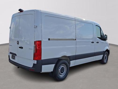 2026 Mercedes-Benz Sprinter 2500 Cargo 144 WB