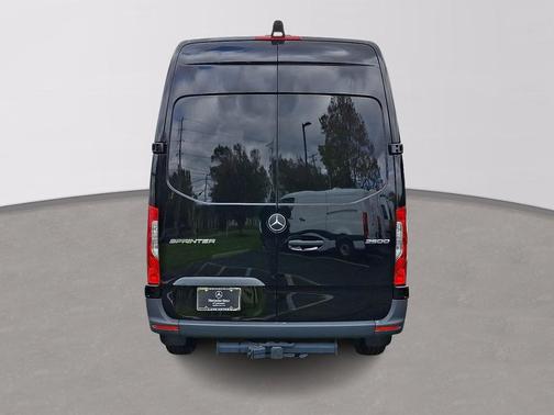2025 Mercedes-Benz Sprinter 2500 Standard Roof