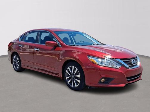 Cayenne Red 2017 Nissan Altima 2.5 SV