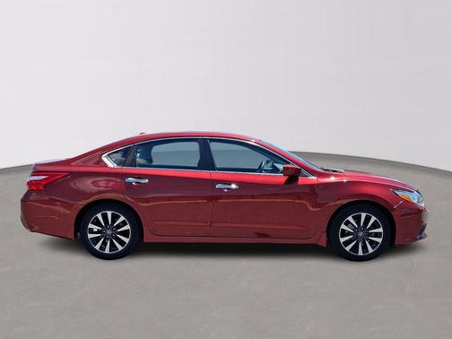 Cayenne Red 2017 Nissan Altima 2.5 SV