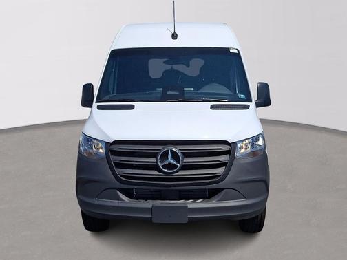 Arctic White - 9147 2026 Mercedes-Benz Sprinter 2500 Cargo 144 WB