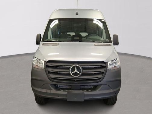 2025 Mercedes-Benz Sprinter 2500 Passenger 144 WB