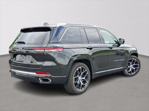 2023 Jeep Grand Cherokee Summit